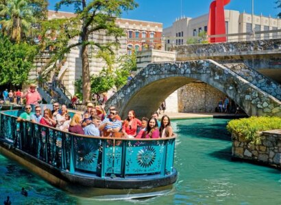 River Walk Cruise and Hop-On Hop-Off Tour, San Antonio