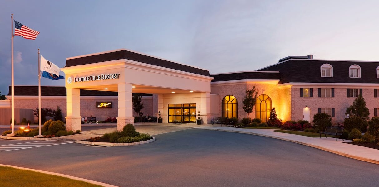 Exterior at Night Doubletree Lancaster Pennsylvania