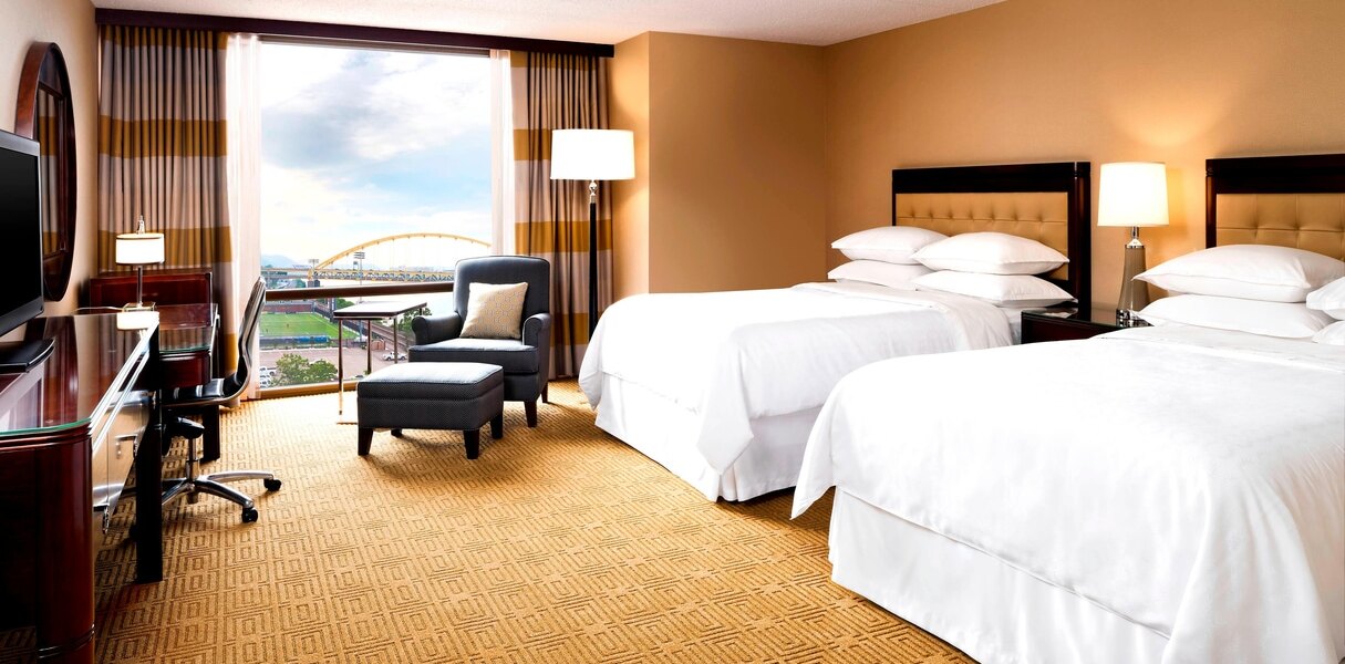 riverfront guestroom, Sheraton Pittsburgh, Pennsylvania