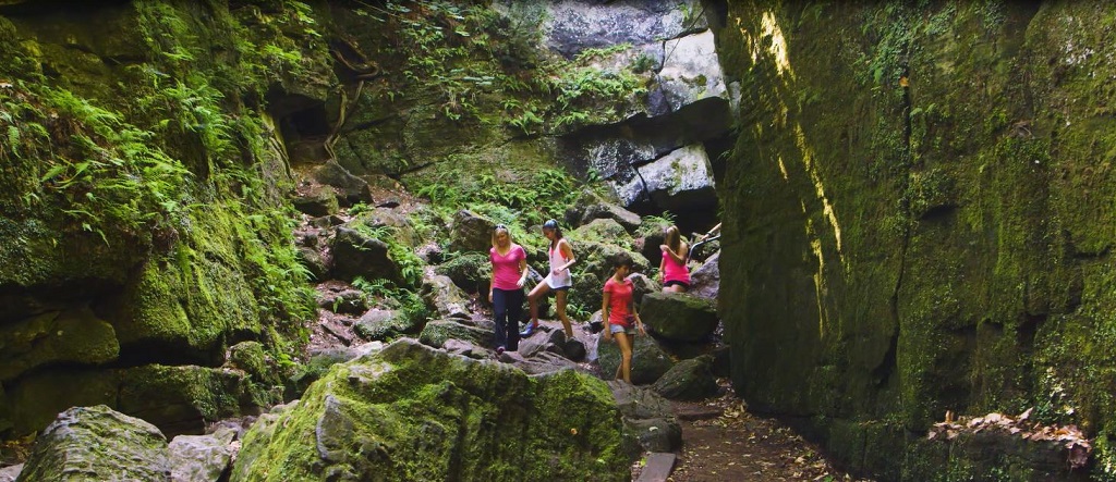 Ontario’s Niagara Escarpment & Suspension Bridge, Ontario Holiday