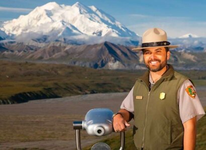 Glacier Discovery Train with  Guided Walk from Anchorage