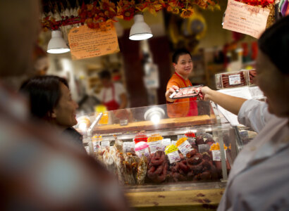 Granville Island Food Walking Tour from Vancouver