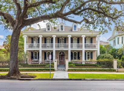 Garden District Walking Tour from New Orleans